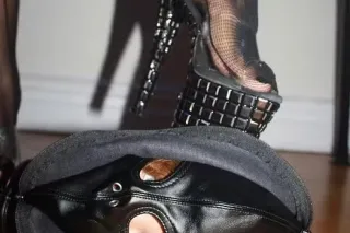 😘😘 Tired of being home Come over Your secrets are safe with with me🤭🥰 - Image 2