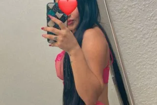New Latina in the love area 👅 - Image 2